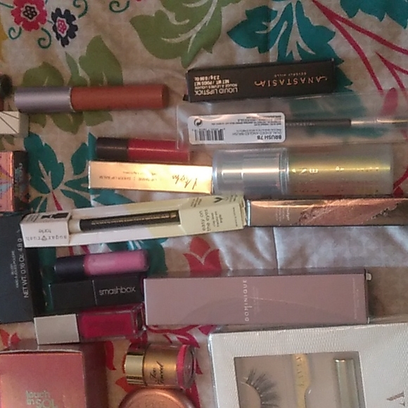 High-end makeup - Picture 10 of 12